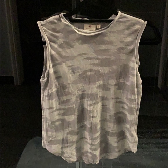 AG grey toned camo muscle tank size xs. - Picture 1 of 8